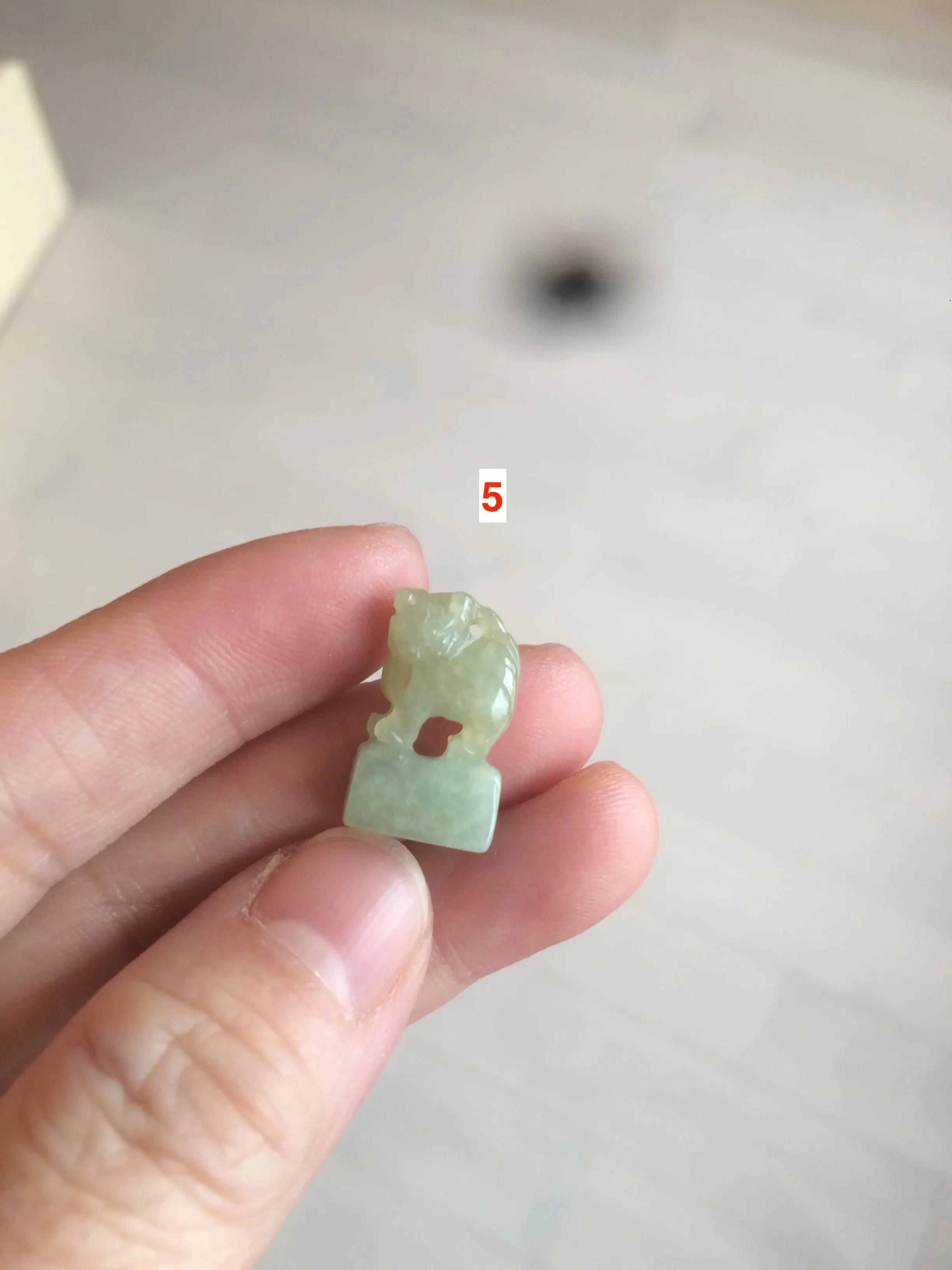 100% Natural light green/blue/yellow/white Jadeite Jade 3D little PiXiu Seal/desk decor U120