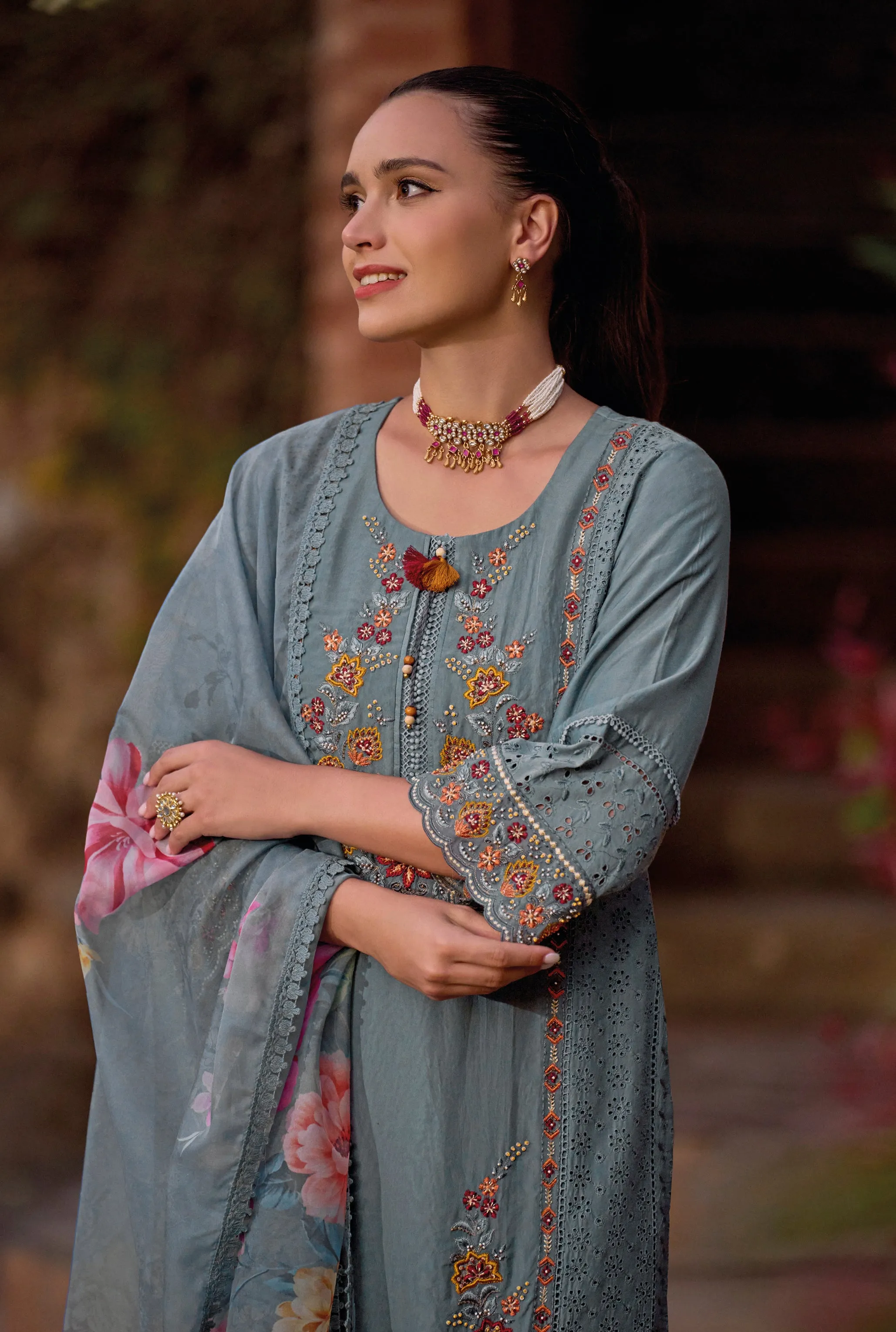 HUMSAFAR GREY SCHIFFLI HEAVY PAKISTANI SUIT SET